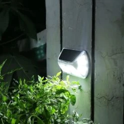 Gardenwize Solar Motion Sensor LED Security Light GW461 -Camping Essentials Shop gw461 1 800x800